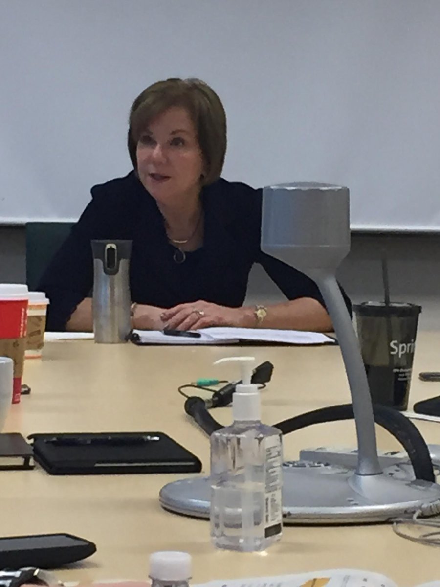 kkwestisbest's tweet photo. Annette Jacobs,President, meets the Seattle and Portland teams  today.  New Sprint NW!  Lookout TMo. @marceloclaure https://t.co/ZvprQm6SPk
