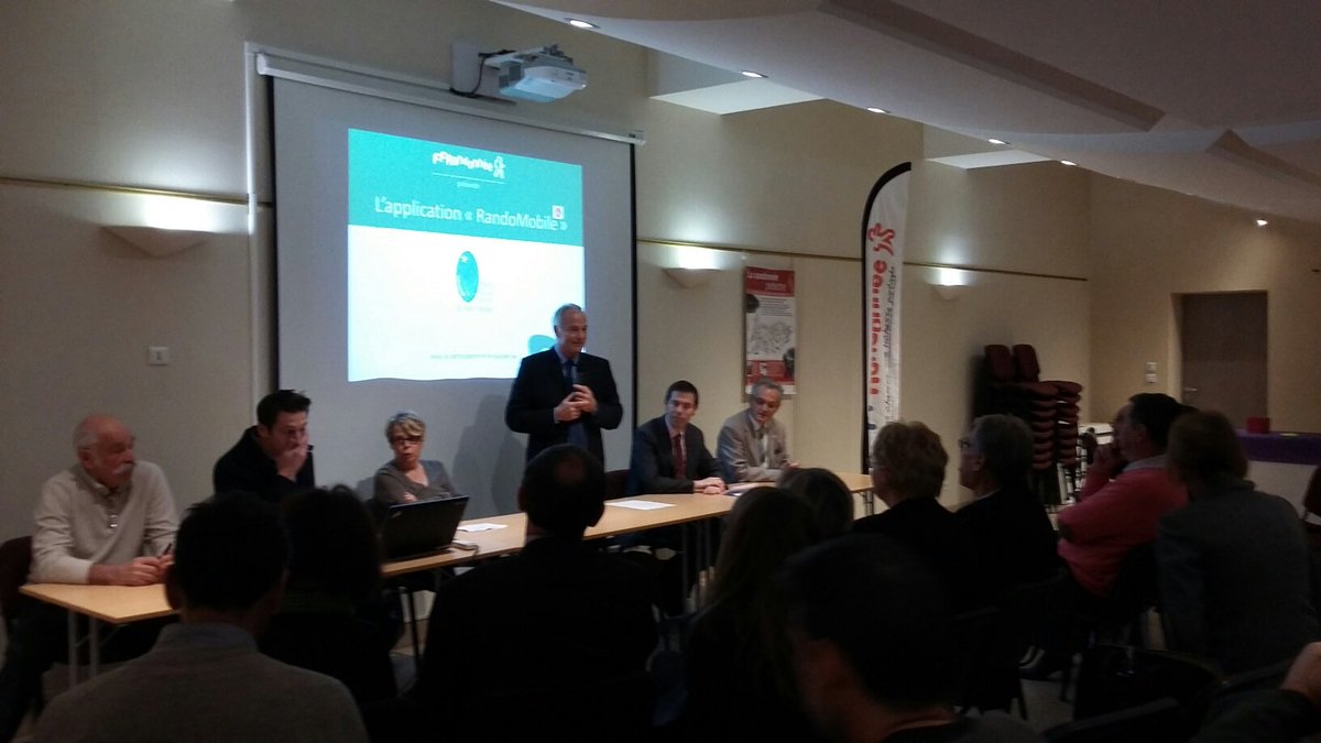 natrangroupe's tweet photo. Début de la conférence de présentation de la nouvelle #app #RandoMobile du Parc du Vexin. https://t.co/Z6GtalbaH3 https://t.co/258hTXLE4h