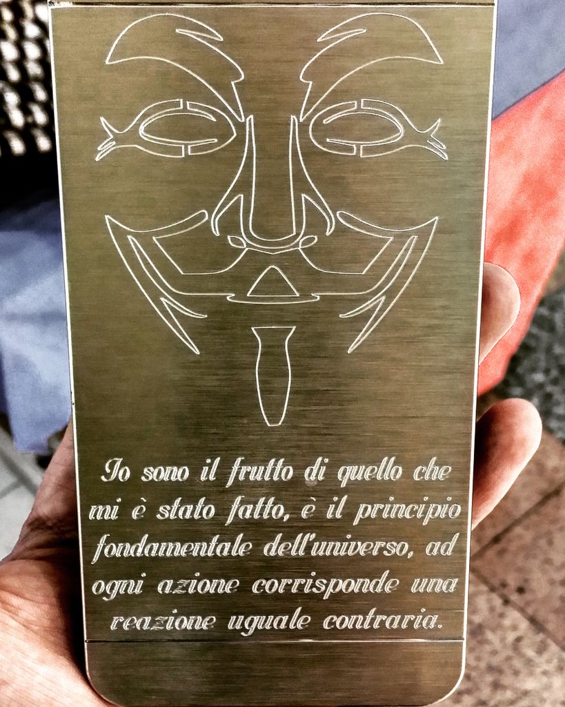 #Engraving V per Vendetta💀 on Cover #iphone 6Plus #Gold