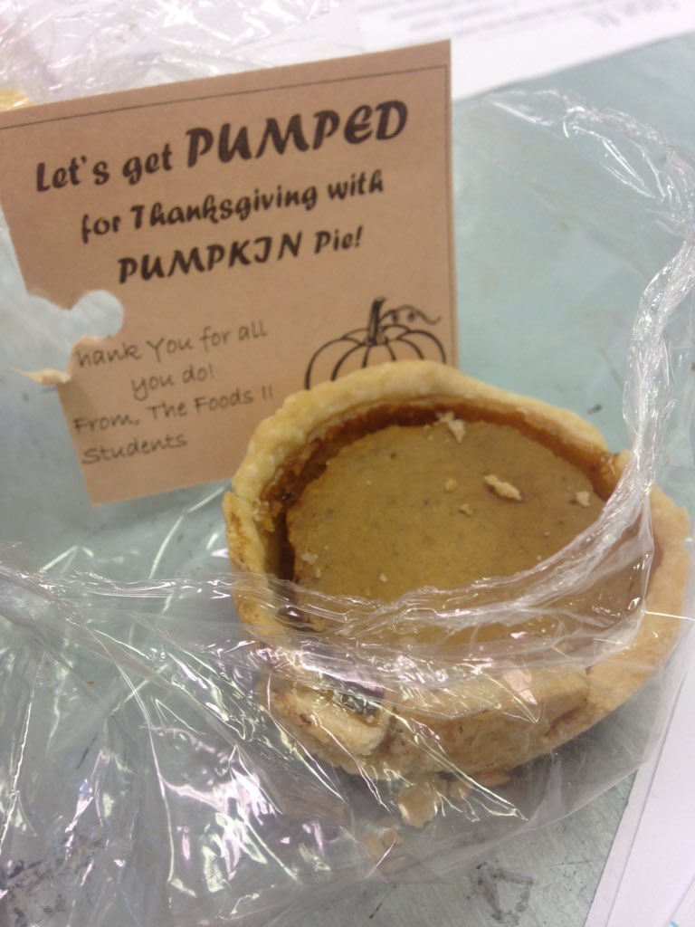 HHsquared85's tweet image. SA Foods Classes are the best! #techbadge @ABSSWeb @ABSSCurrPd