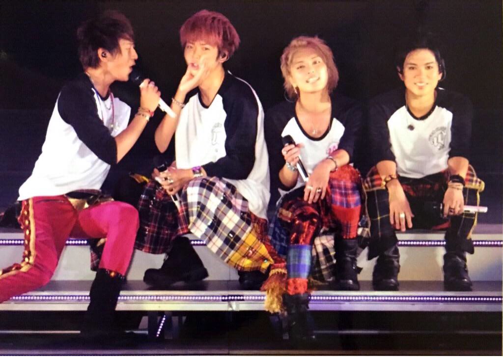 ys818tg's tweet photo. LIVEの時と同じや https://t.co/x0w7bnfRrQ