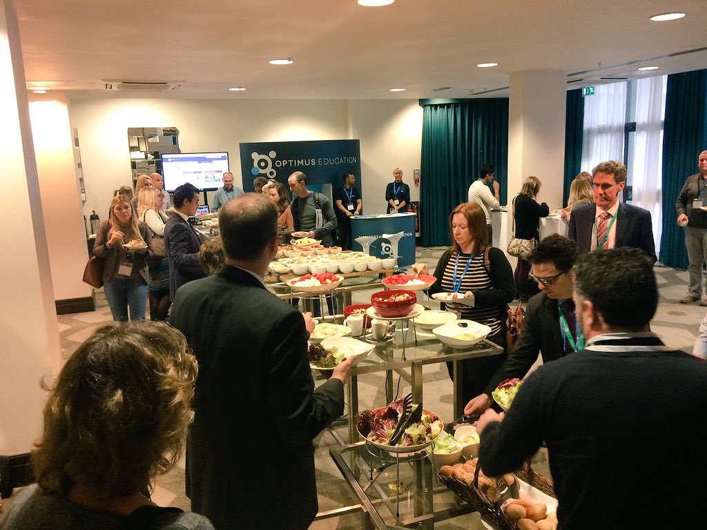 satchelone's tweet image. Lunch is ready and the queues are starting to build! Why not say hi to us first to miss the queues? #optimused #hmwk