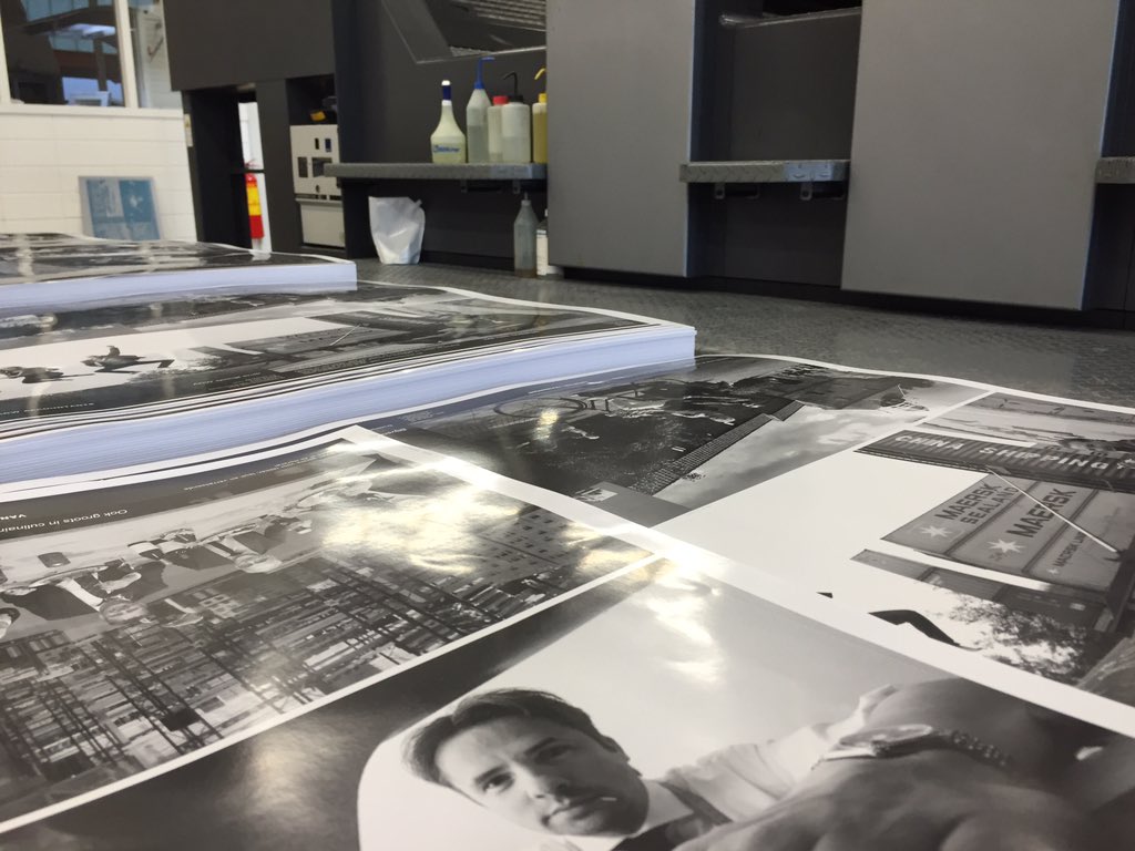 Weer druk met een bekend Harderwijks fotoboek. Herkent iemand al welk fotoboek?