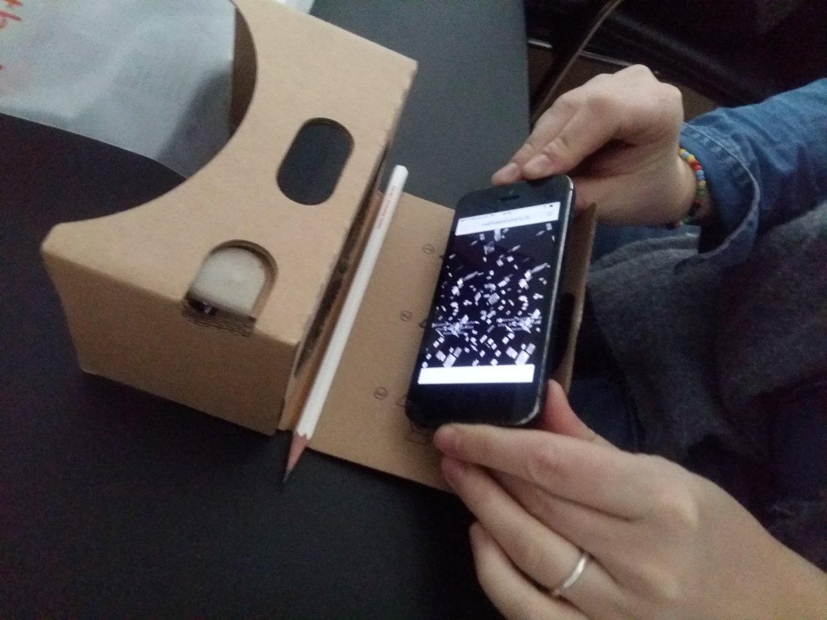 Innovationstur's tweet photo. 3D-dokument-søgning og -præsentation med Google-cardboard på Nationbib. Übercool!!
https://t.co/gu6DGmZHHS https://t.co/MhoTeeIg0E