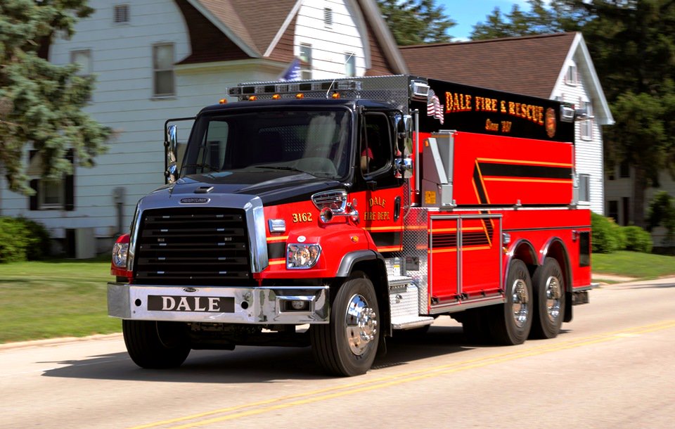 freightliner's tweet photo. A GVW of 91,000lbs. Up to 450hp. No matter how you say it, this is #Freightliner 114SD performance. #worktrucks https://t.co/dJFgtwtiZo