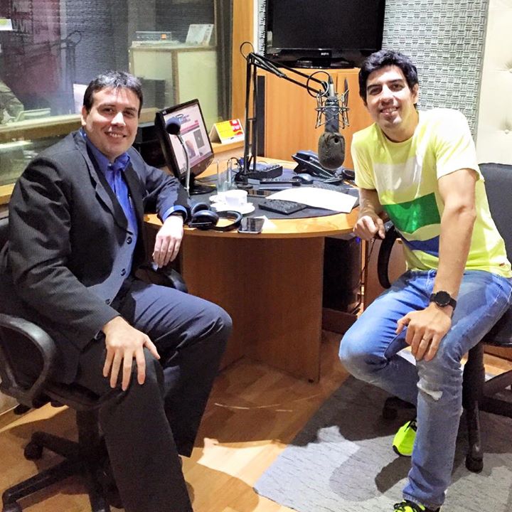 somosrc100's tweet photo. Hoy nos visitó el Analista Político Carlos Capurro para hablar de la situación actual de Siria y Francia #RC100 https://t.co/jrDInsSBP3