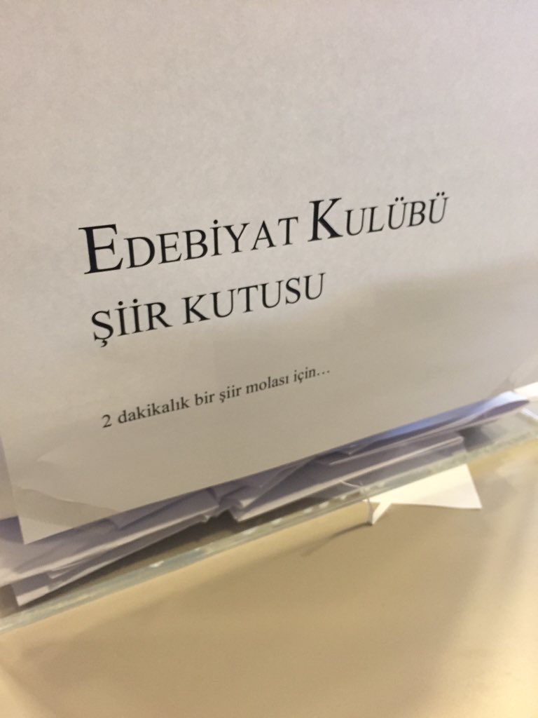 Şiir Kutusu, yarım saate kütüphanede hazır.