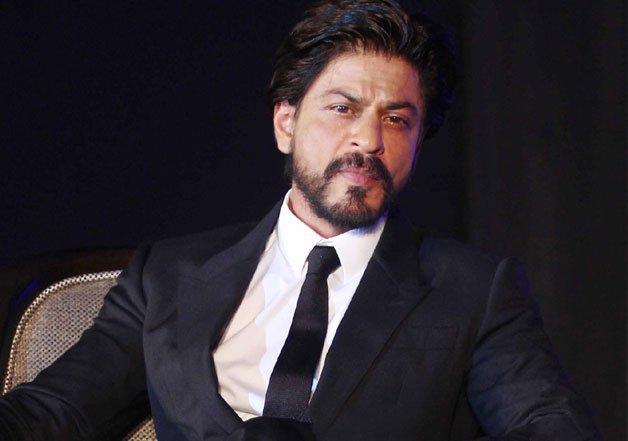 indiatvnews's tweet photo. Shah Rukh Khan withdraws his stand, says "I never said India is intolerant" https://t.co/bqlbvwDUUR #IndiaTV https://t.co/burdzBu7qm