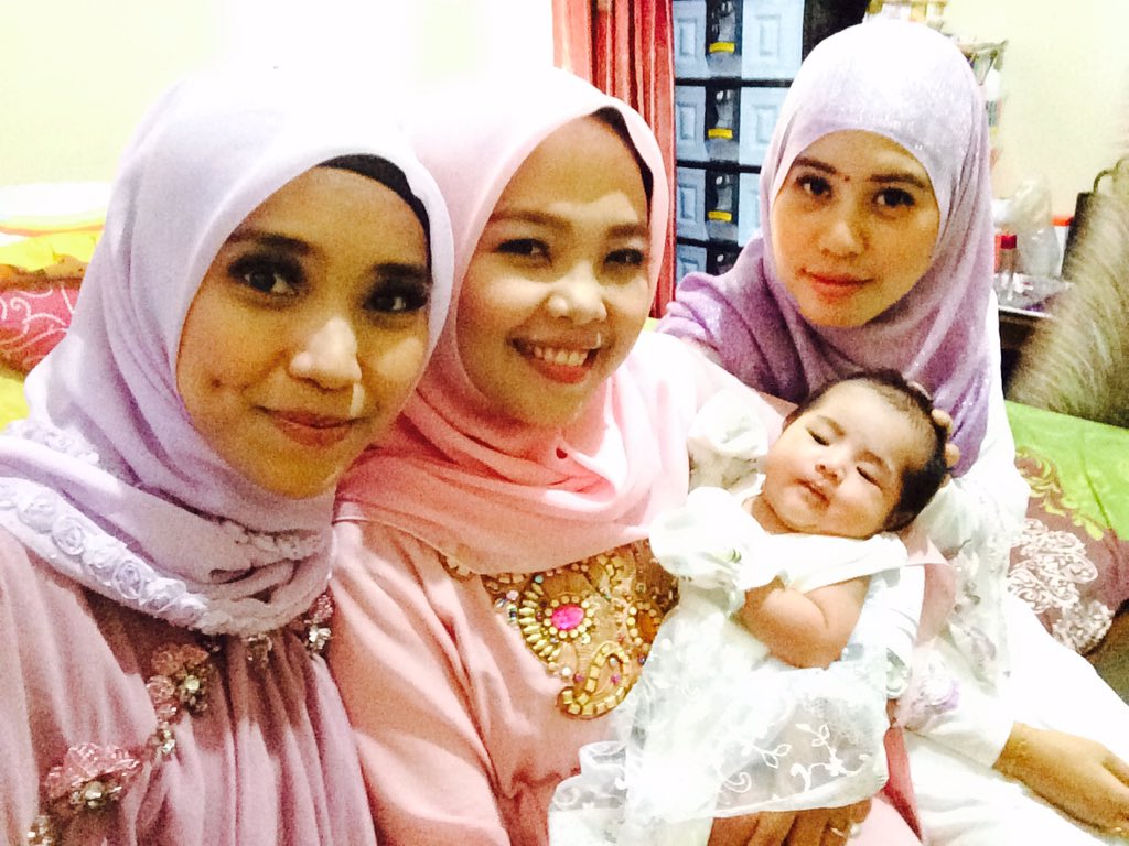 T_goj's tweet photo. Akhirnya tgoj punya ponakan yang kedua setelah dedek najwa, sekarang dedek binar yg lahir 11januari2015~ https://t.co/oXIlqgdaoz