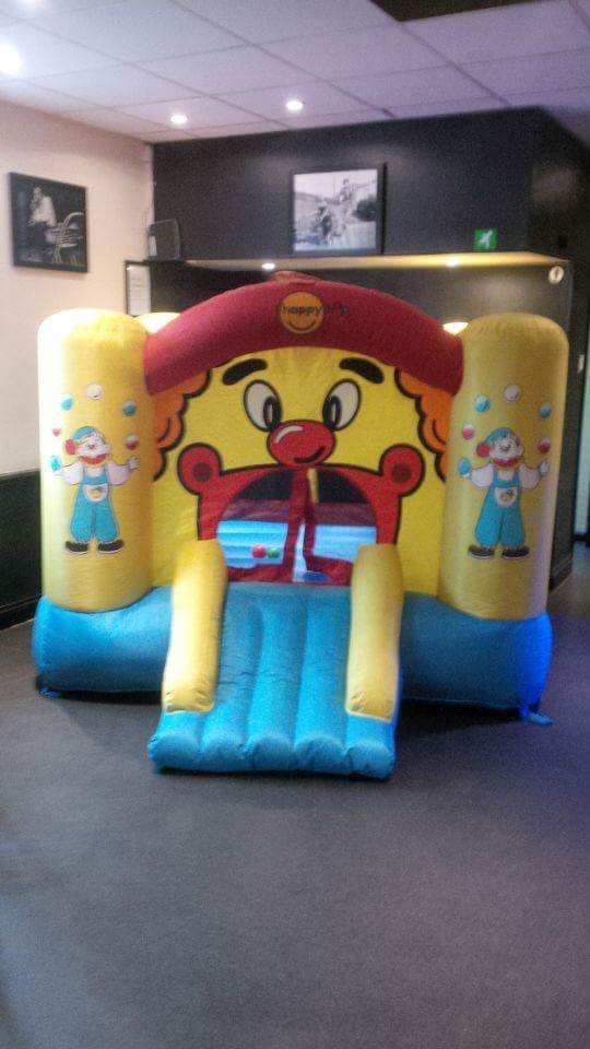 MayhemFHall's tweet photo. Children's small Bouncy Castle Available to Hire https://t.co/XWcEM2ZYKd