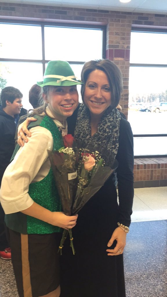littlebigtxwns's tweet photo. so glad I have two amazing music teachers in my life ❤️ #mspage #mygirl https://t.co/xgzaXD2KT5