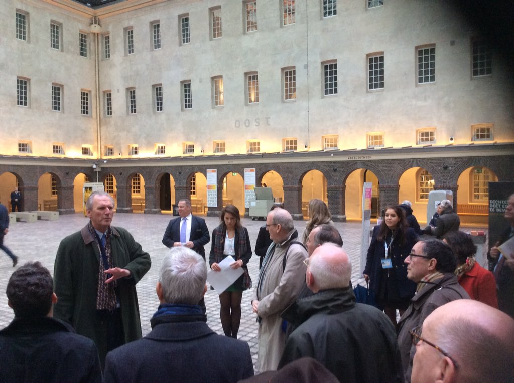 MoniquevDaalen's tweet photo. #NLEU ambassadeurs in @schpvrtmsm #Amsterdam waar vanaf januari EU-ministerraden plaatsvinden #NLEU2016 https://t.co/cKLnBscqlN