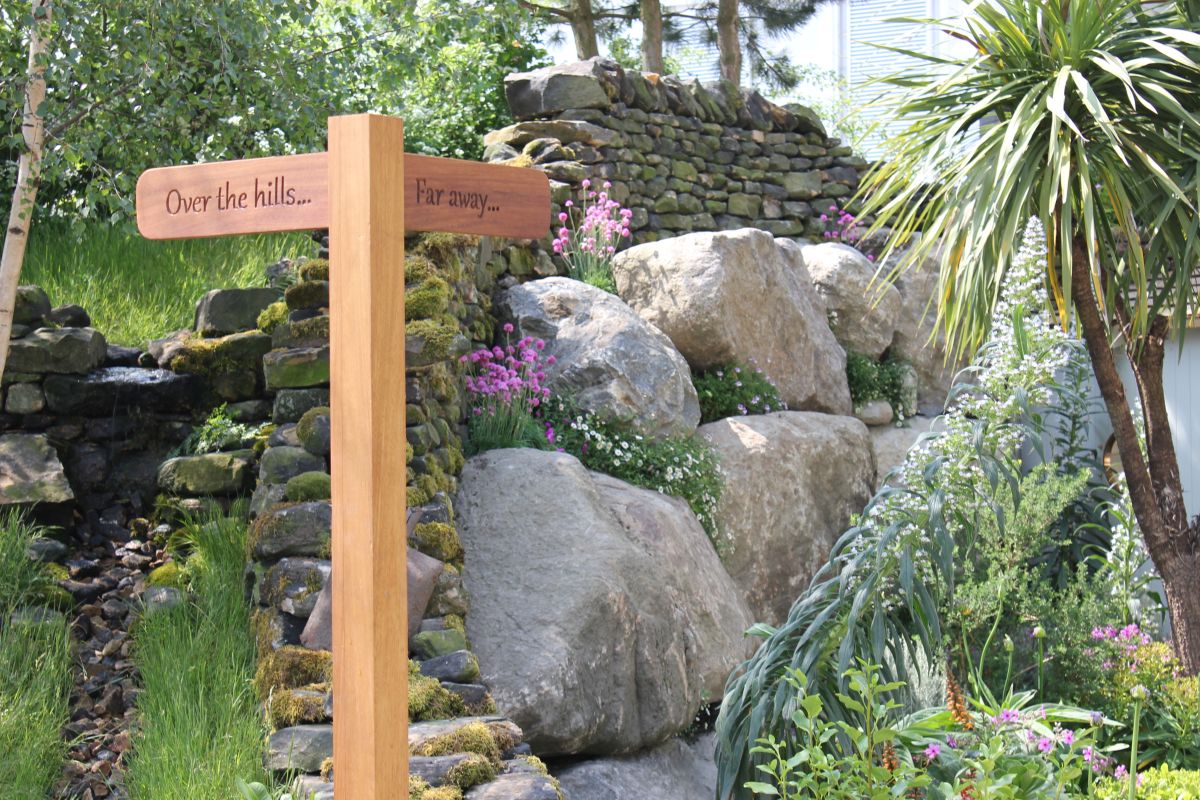 CEDStoneGroup's tweet photo. The Alan Titchmarsh and @KateGouldGarden #ChelseaFlowerShow 2014 garden with @LandformUK 

https://t.co/GwUOlSqKLR https://t.co/mColw919by