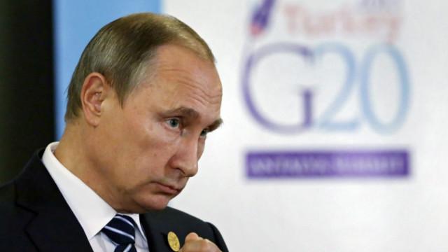 Putin: IŞİD petrolü Türkiye’ye gidiyor. NATO’nun IŞİD’e hizmet etmesini mi istiyorsunuz? bbc.in/1I8fJpK