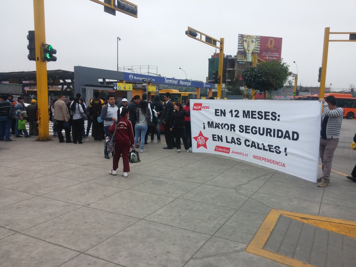 Jhona_AlvarezM's tweet photo. @AlanGarciaPeru #MasSeguridaden12Meses en la estación Naranjal del Metropolitano el colectivo @S21_Indp https://t.co/UB1u58dOjT