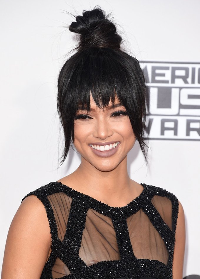 Slf Fashion On Twitter Trending Hairstyle Bangs Top Knot Bun