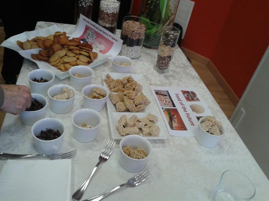 DiSBAcnr's tweet photo. #NuoviCibi una pausa pranzo davvero particolare. #DopoExpo https://t.co/Oj36letfMi