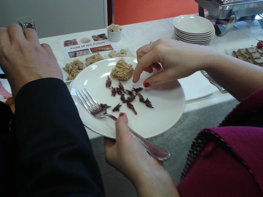 DiSBAcnr's tweet photo. #NuoviCibi una pausa pranzo davvero particolare. #DopoExpo https://t.co/Oj36letfMi