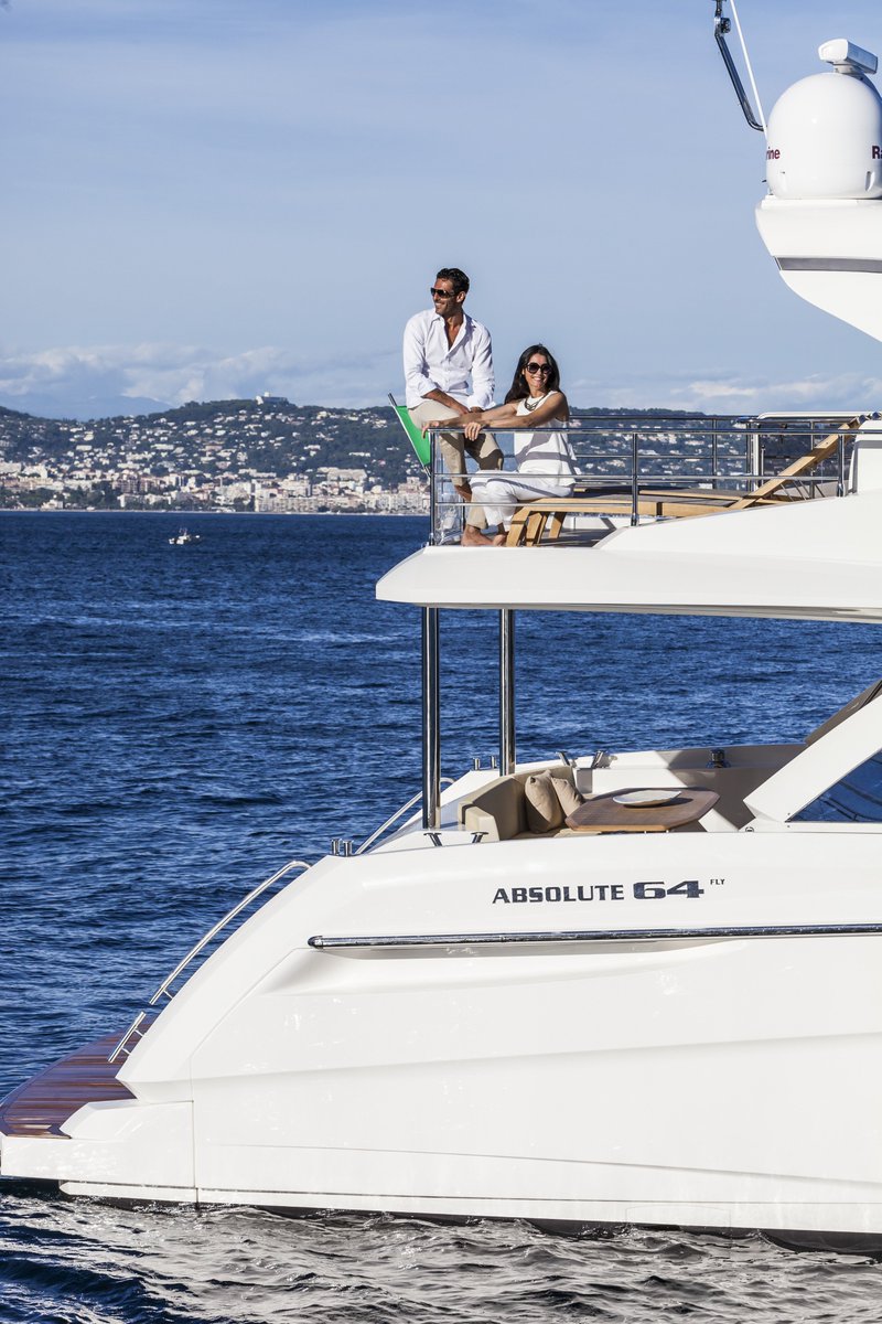 AbsoluteNA's tweet image. Grateful for clear blue skies for a relaxing voyage on the #64Fly. #absoluteyacht #WhyImThankful #30DaysOfGratitude