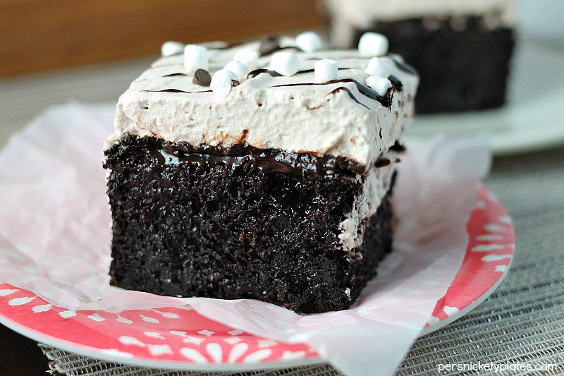 PPlates's tweet photo. Hot Chocolate Poke Cake AD @InDelight #ShareDelight #Thanksgiving #dessert #ShareYourDelight https://t.co/oSHuqnUpRa https://t.co/WLrU9JDJ1z