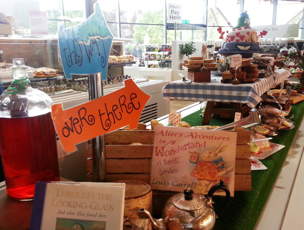wearelevy's tweet photo. Take a look at some of these crazy baking creations from The Savill Garden @WindsorGtPark! https://t.co/kVV7B6Ex5Y