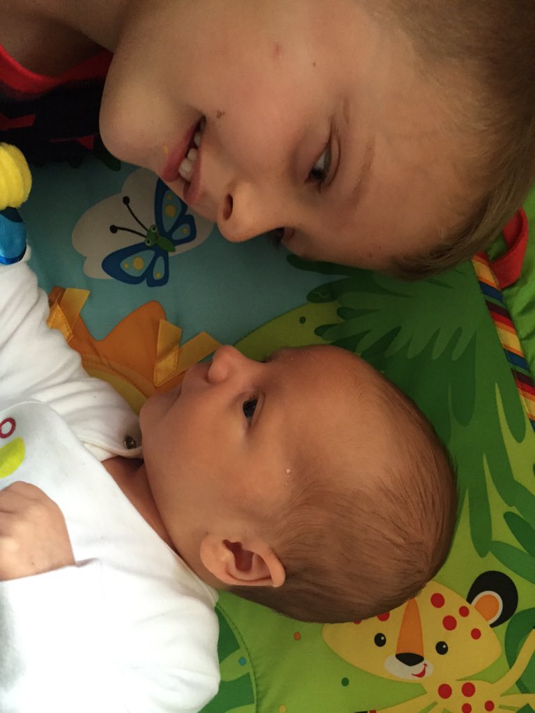 EatonRochelle's tweet photo. My boys ❤️💙❤️👬 https://t.co/mWyRCp5dg6