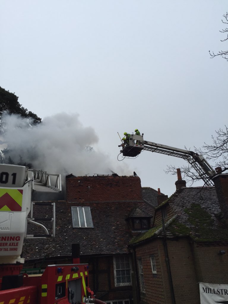 Rushmoor02's tweet photo. Crews working jointly at the scene in #FarnhamFire @SurreyFRS @Hants_fire multiple crews in attendance #jointworking https://t.co/I5EEHoiVuG