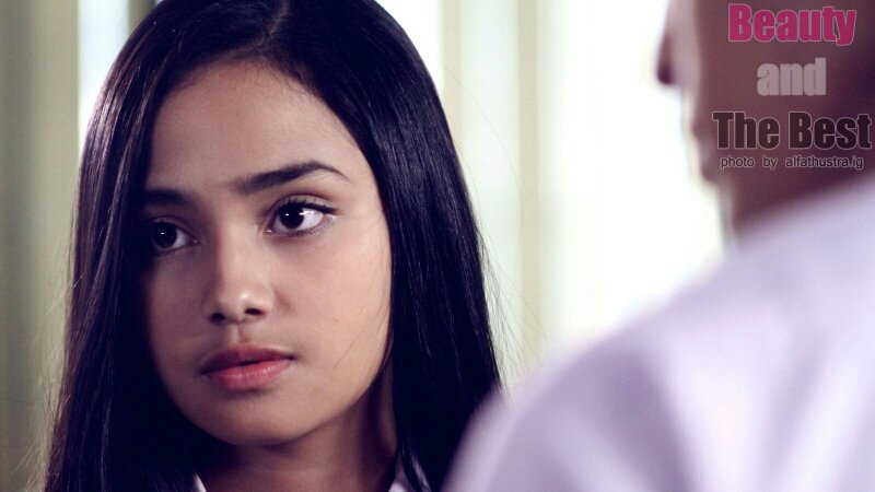 SyifaNians's tweet photo. Upi, sahabat Ira yg paling kalem, paling pinter diantara Ira Olia &amp; Eka. #BeautyandtheBest @syifaasavr @MD_Pictures https://t.co/2vinOWebp4