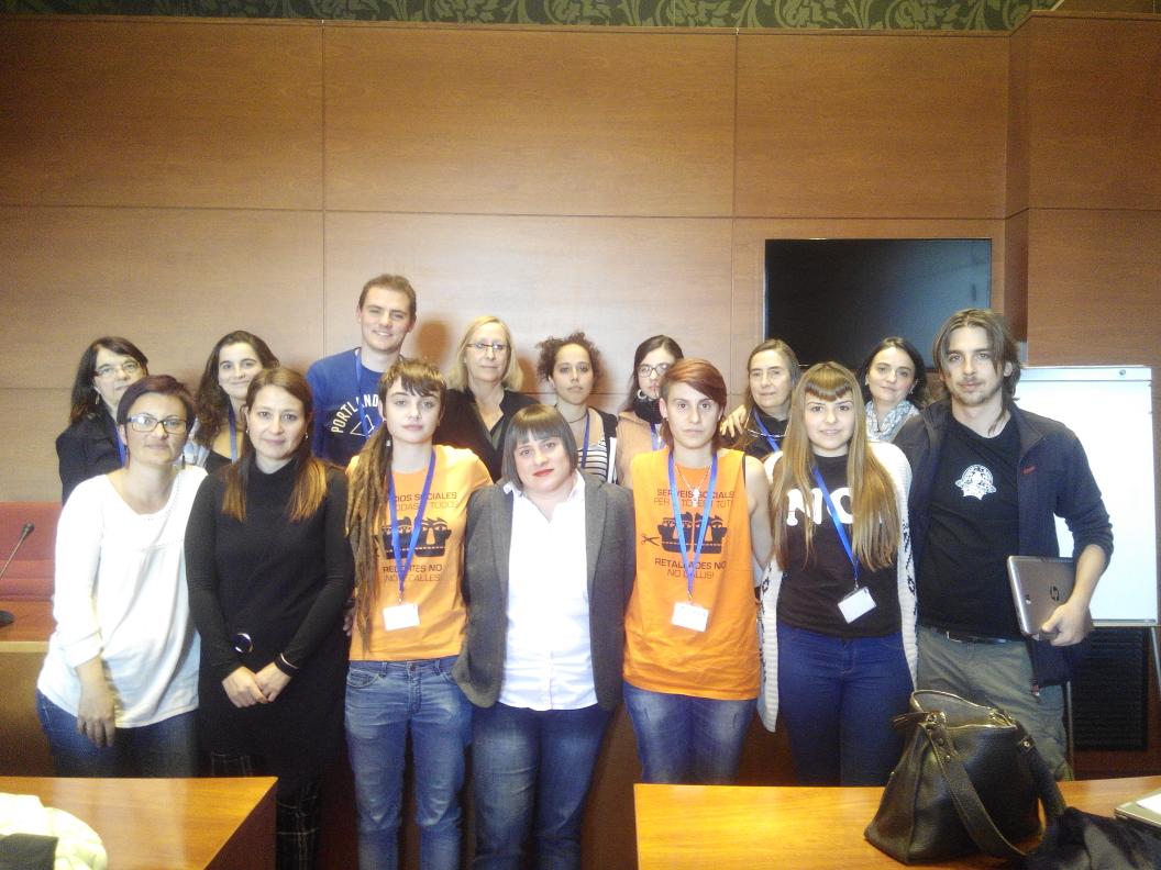 Amb les companyes de infermeria i <a href="/TSenLLUITA/">Treball Social</a> contra la reestructuració de la UB. #TSnoéstoca #infermerianoéstoca