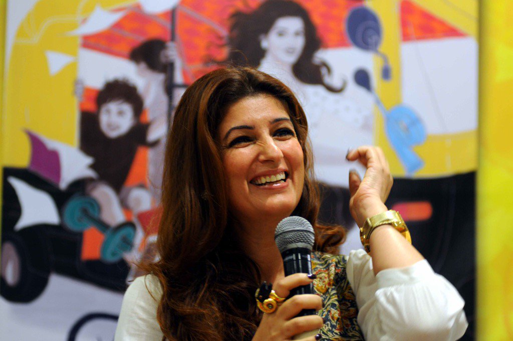 she came, we saw n heard her, &amp; she conquered. #TwinkleKhanna in #Bangalore She's got spunk!
Pic: By Sudhakara Jain