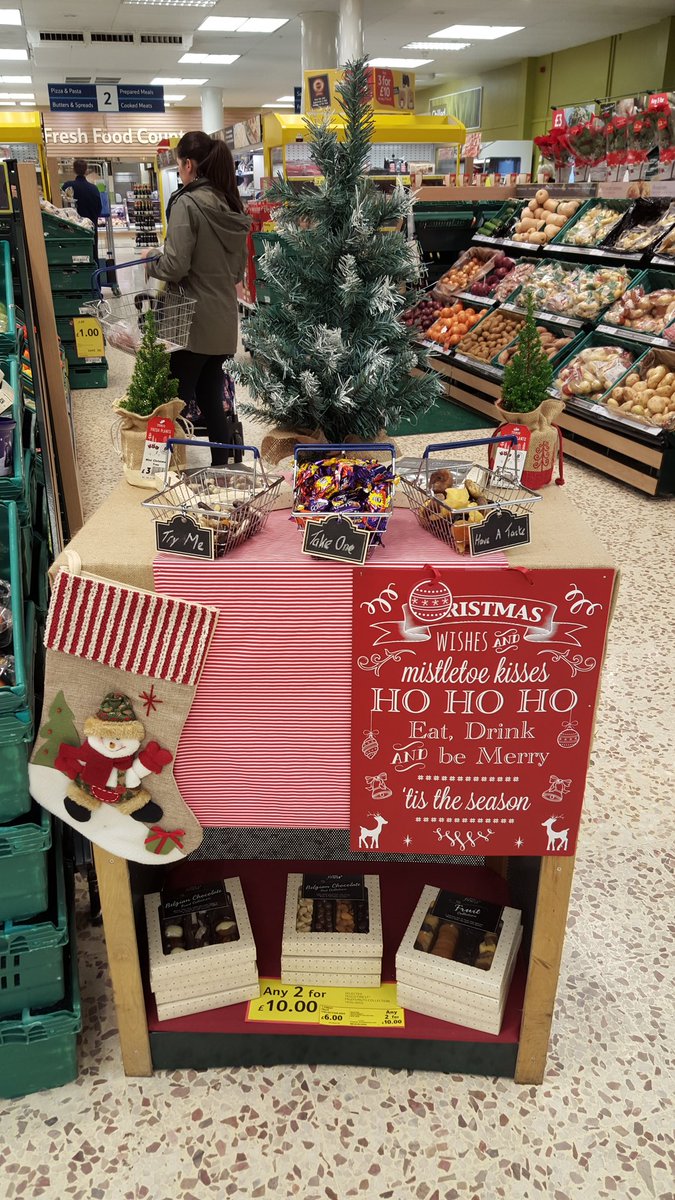 Some festive tasters for our customers today! <a href="/TescoClitheroe/">Tesco Clitheroe</a>