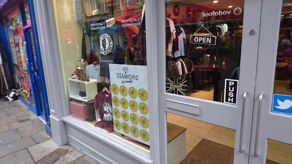 CagedSteelBOSS's tweet photo. #16Lemons could it be @thestoneroses in Doncaster for a warm up gig? https://t.co/TNyncFiVqf