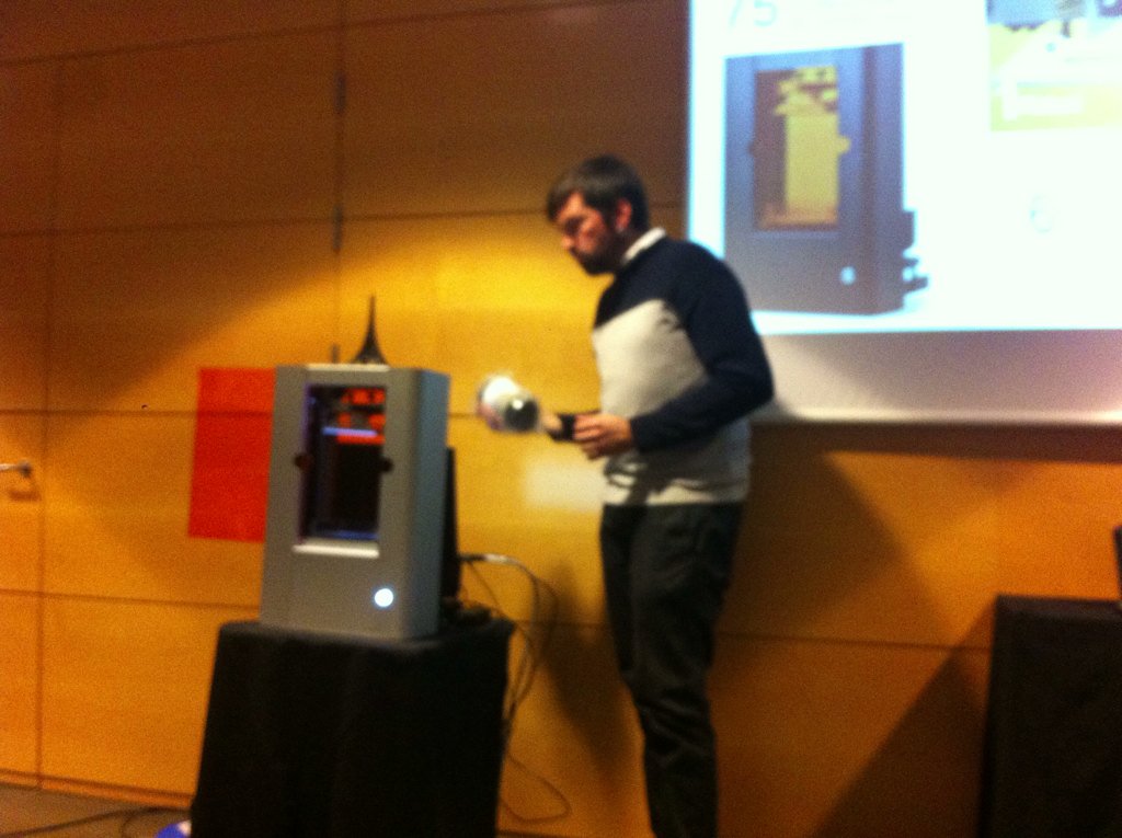 LuAlemany's tweet photo. 42th Investment Forum @ESADEAlumni BAN. Now startups with new round: @Stalactite3d 3D printers on stage https://t.co/csM2VSci36