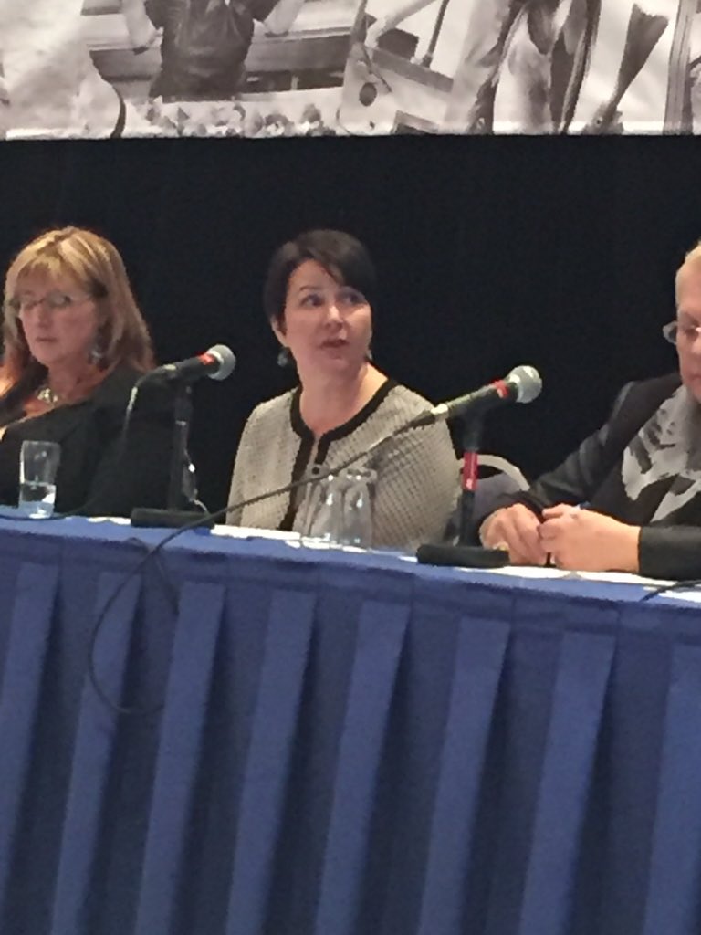 FFAW_Unifor's tweet photo. People want to live in communities that are alive and thriving - Jill Curran #ruralworks #ffaw15 https://t.co/KCqSIvSJEZ