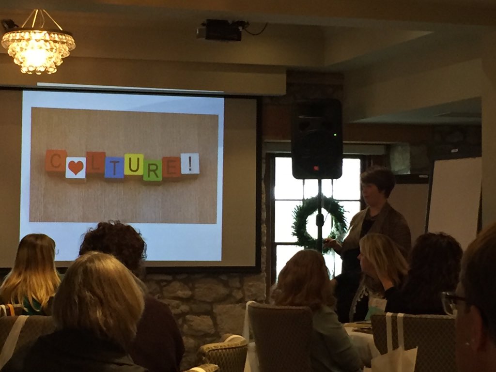 coachjo8nne's tweet image. Megan @capacitycanada introducing evaluation as part of culture in learning organizations #evalu Bootcamp