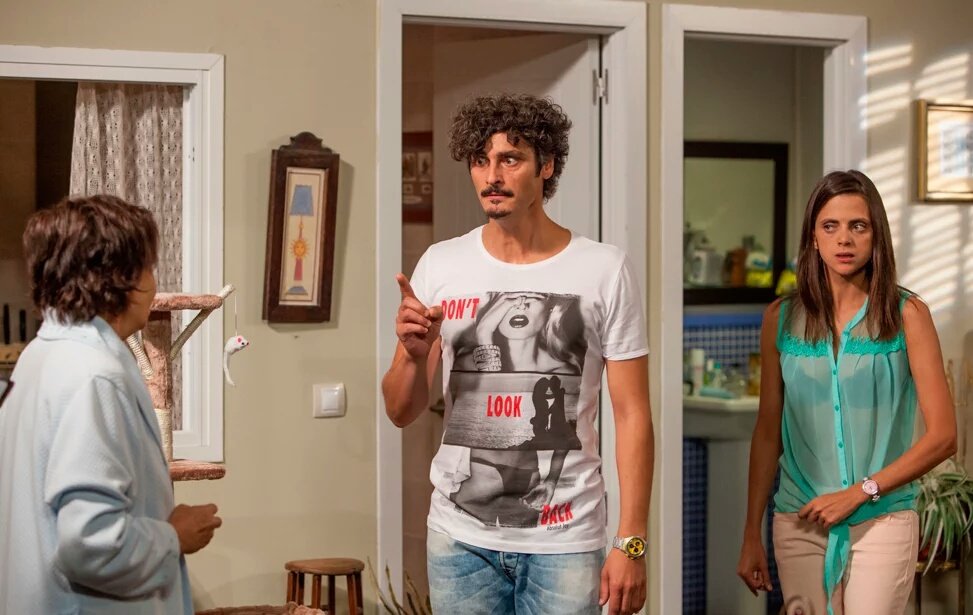 RevistaASNA's tweet photo. Hoy podréis ver en EXCLUSIVA el primer capítulo de la nueva temporada de @la_queseavecina en @MIMSeries. https://t.co/lcDovK5s8O