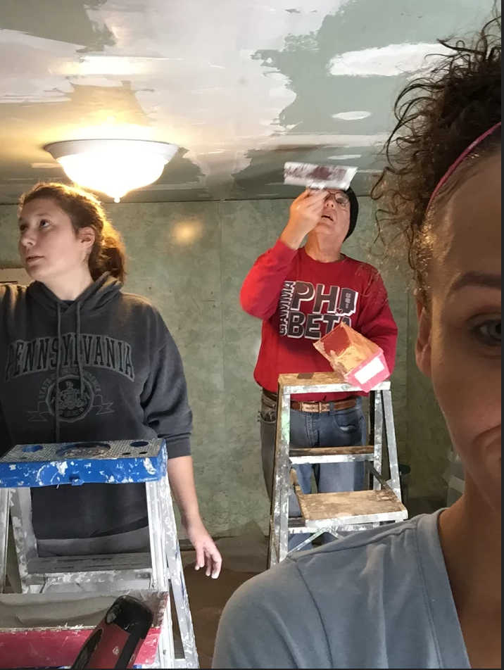 ButlerYMCA's tweet image. Members on the New York City trip are staying busy with hurricane Sandy relief! 
Other Trips:docs.google.com/forms/d/1i5P8D…