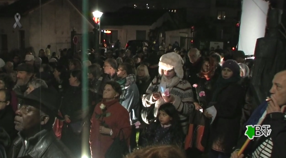 bagneuxtv's tweet photo. Hommage aux victimes des attentats de Paris : Bagneux TV a donné la parole à ses habitants.
https://t.co/6sZRe1ccwJ https://t.co/R3gzJKH7bJ