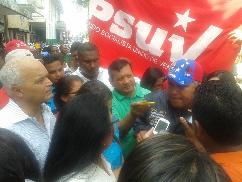 Corpobolivar's tweet photo. Cnel Efren Hernandez @Corpobolivar  Sergio Hernandez @AlcaldiaDHeres y candidato de la Patria un dia salario https://t.co/nxyywEVOXd