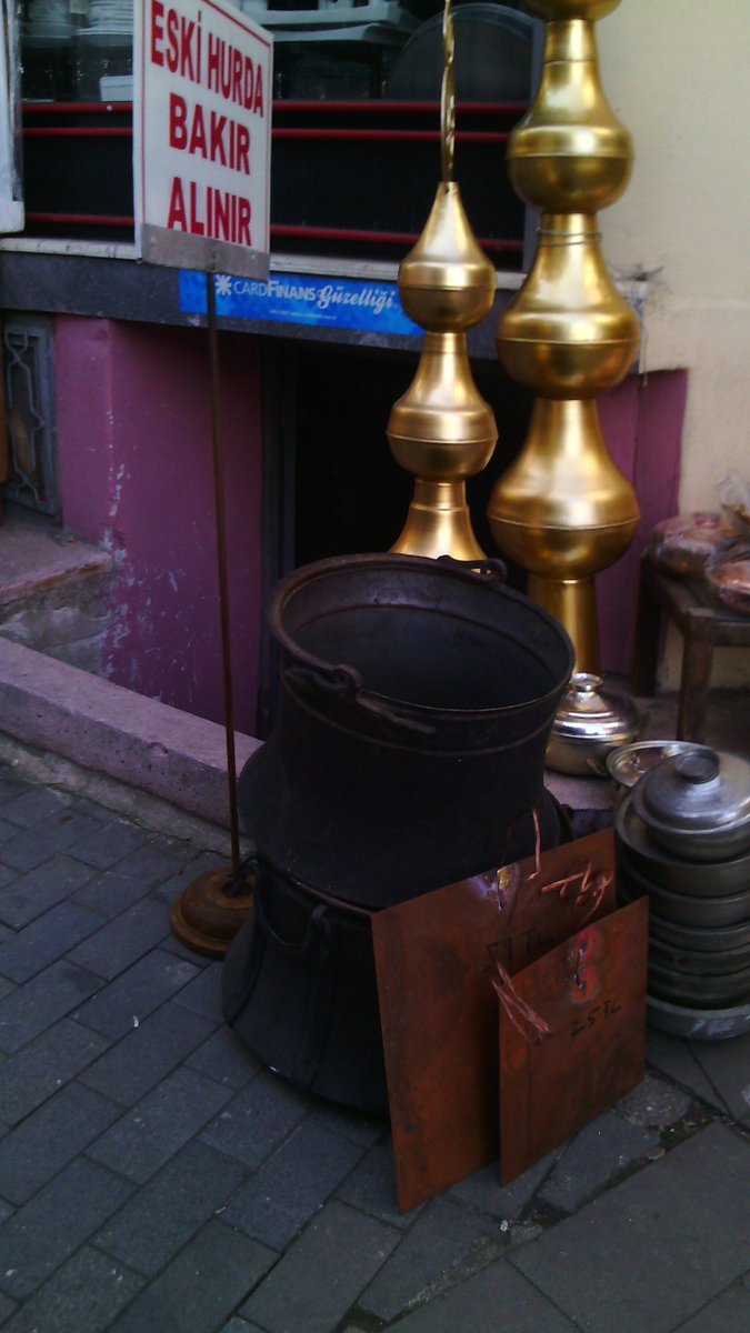 naziuzun's tweet image. #black #cookingpots #beauty #fun