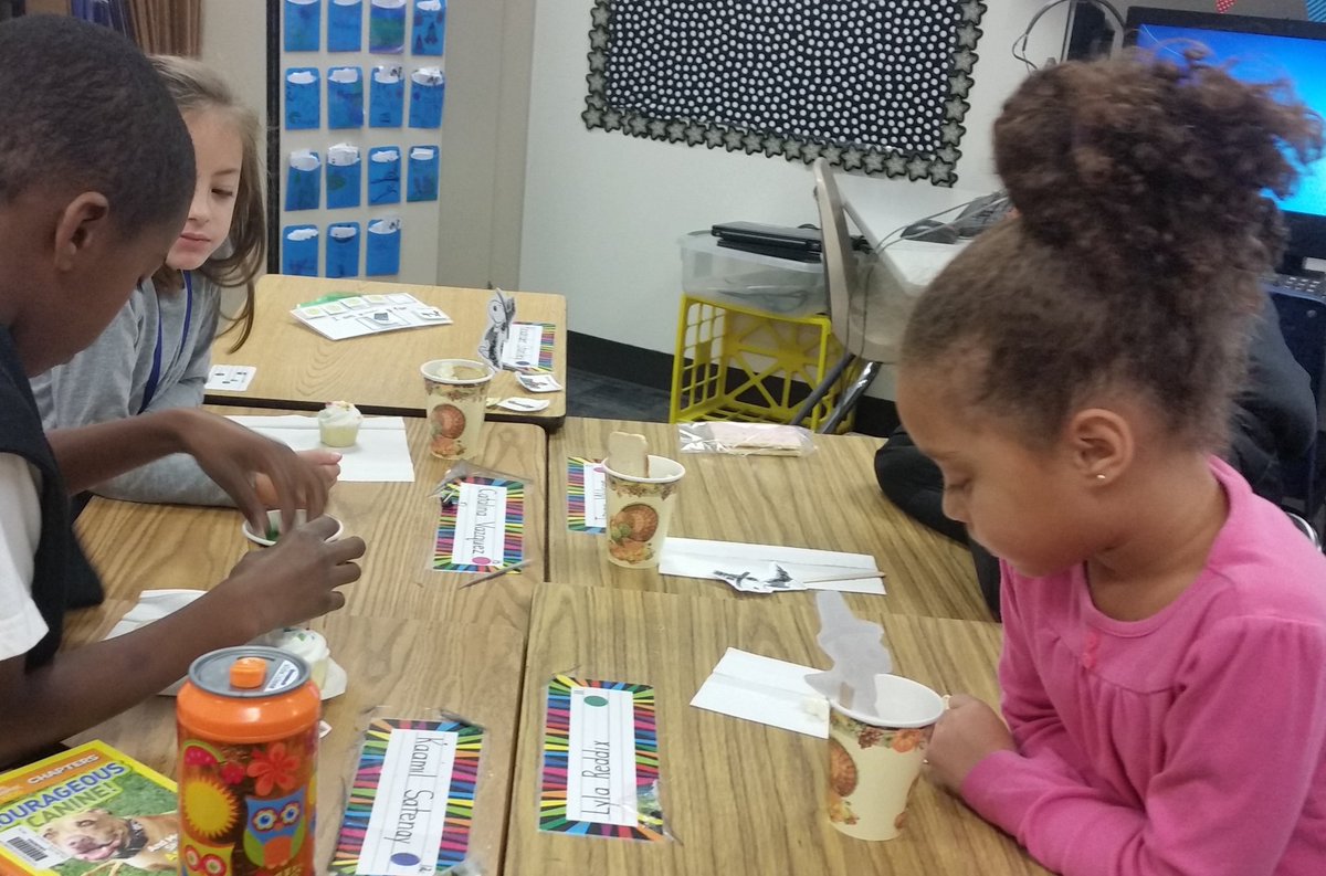 NCEMitchel's tweet photo. Gobbling up our Charlie Brown Thanksgiving feast! Yummy!#ncepride https://t.co/uNKRm8nt3C