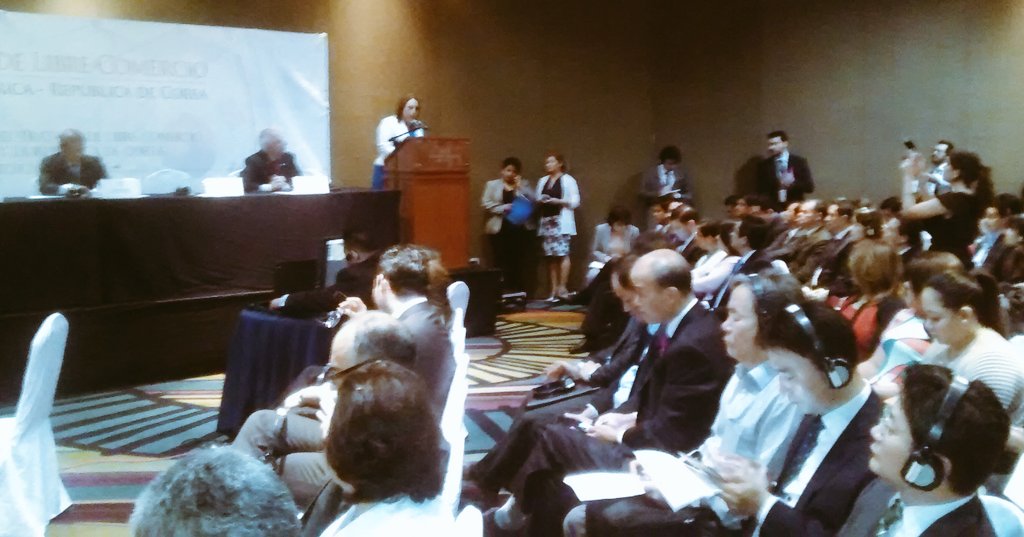 investinSV's tweet photo. #PROESA participa en Inauguración de #IIRondaDeNegocios del TLC entre #CA y #RepublicaCorea -#Exportación #Inversión https://t.co/LkSq2LskYa