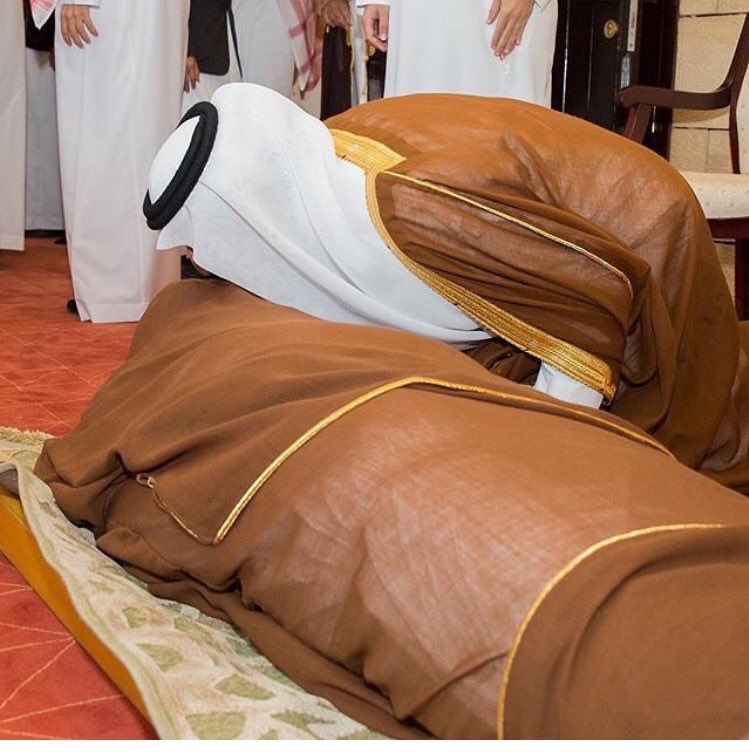 SaudiNews50's tweet photo. صورة ..

الأمير خالد الفيصل مودعاً شقيقه الأمير بندر الفيصل .

#بندر_الفيصل 

- https://t.co/3hBdpkxqpO