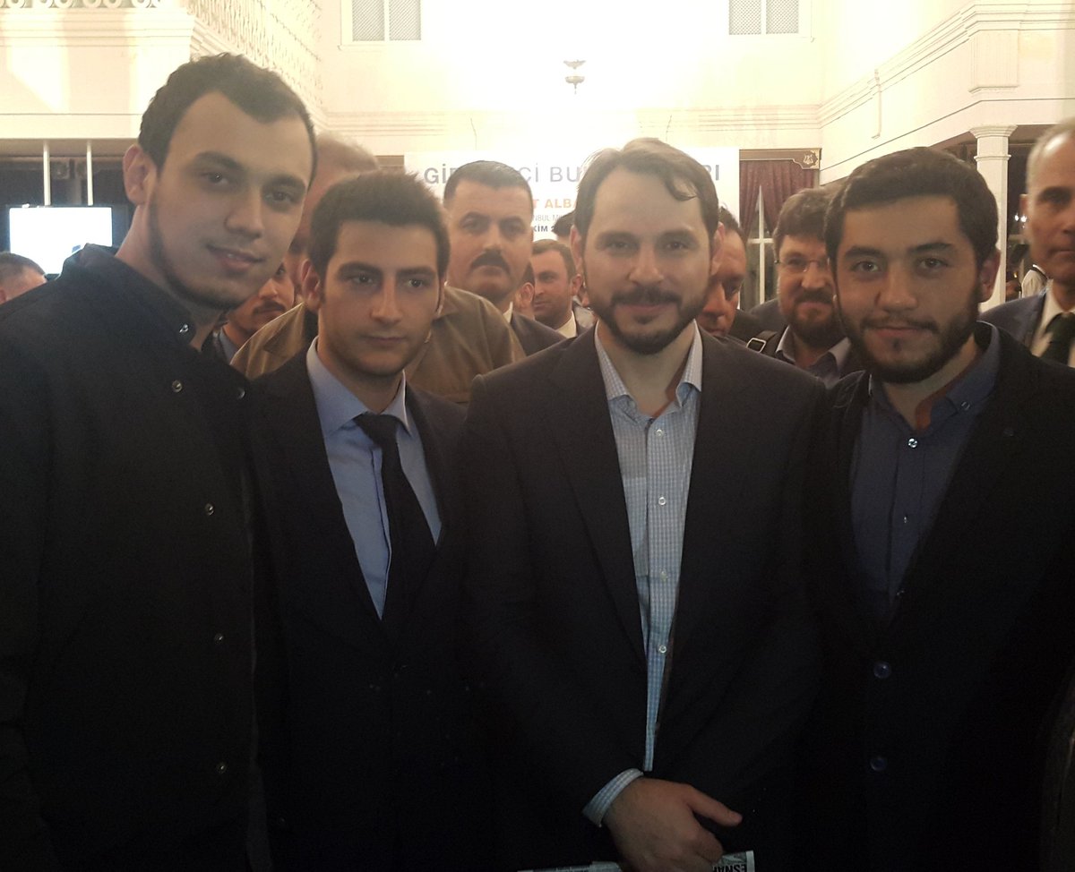 bu önyargilar bende de vardi.Ta ki dinleme firsatini yakalayana kadar.Kabinenin en dinamik bilgili ve guvendigm ismi