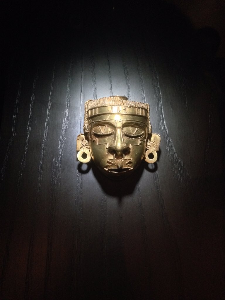 Pendiente de oro del dios Xipe Totec 