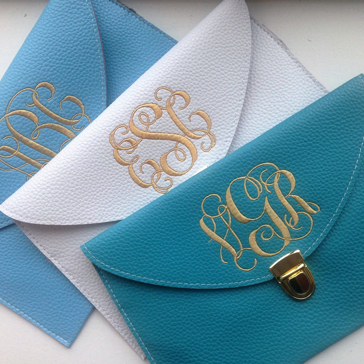 Christmas countdown is on! Our clutches are perfect personalized gifts! shop @ helloDRMR.com #blackfriday