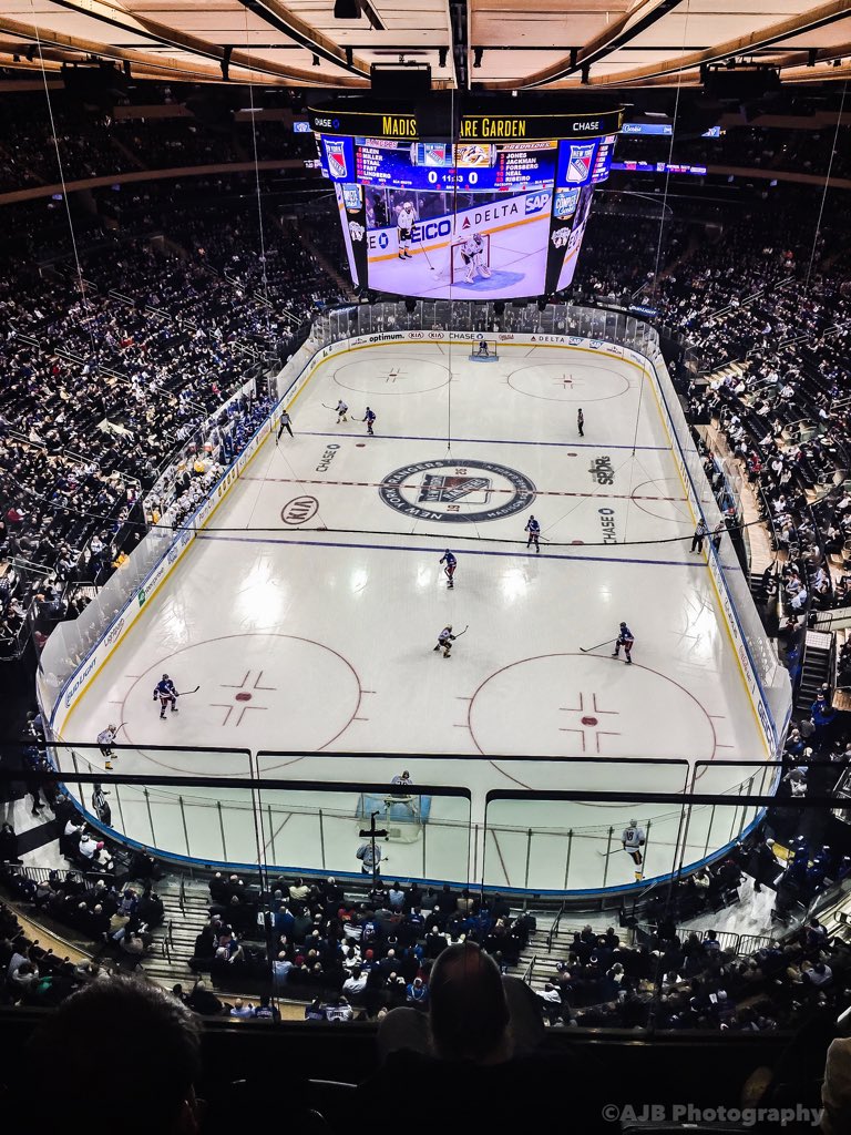 Blake_BVB's tweet photo. My picture from last nights @NYRangers game @MSGnyc #photography #PhotoOfTheNight https://t.co/ZgSD83mhCN