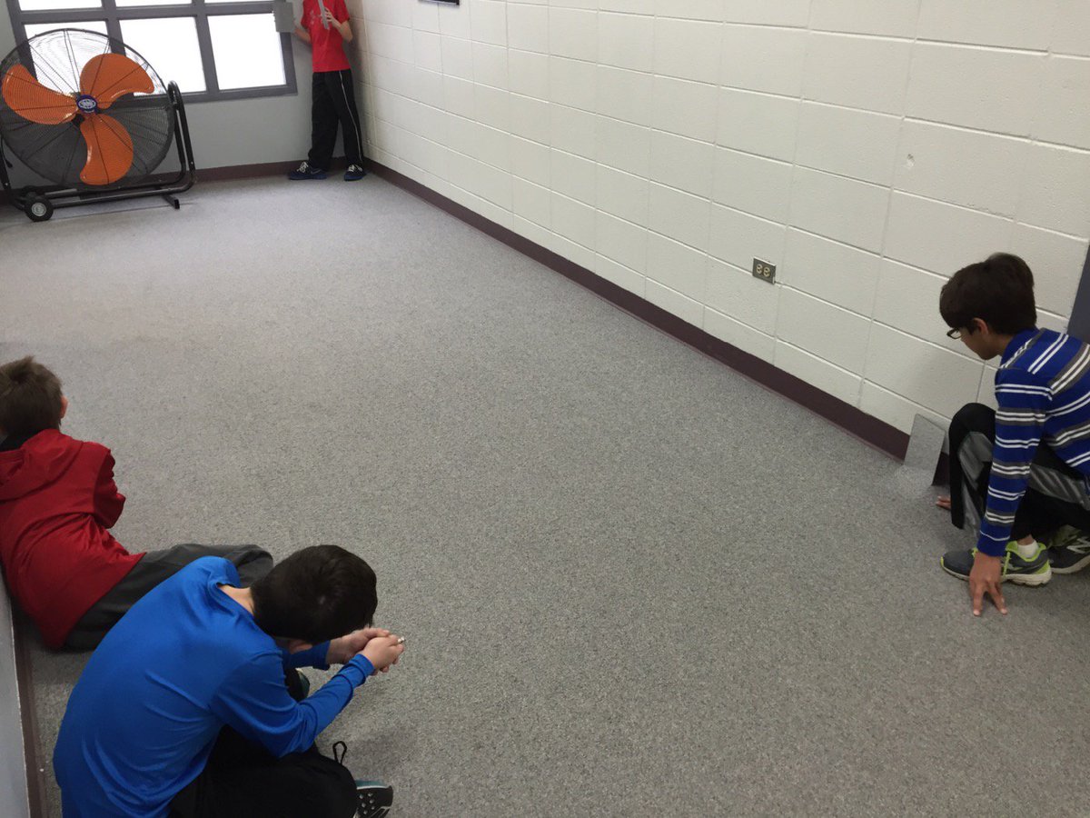 troyer3500's tweet photo. It's a science kind of day. Exploring how light bends. https://t.co/CkwMKoBLRk