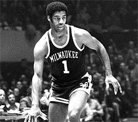 Happy Birthday to the best basketball name in history, Oscar Robertson 