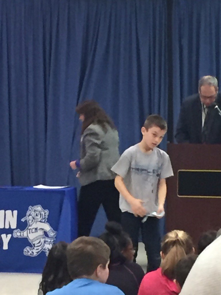 Bones913's tweet photo. Congrats to #youngboywalker. Honor roll, best art student and personal responsibility award https://t.co/bo0AGoKEme